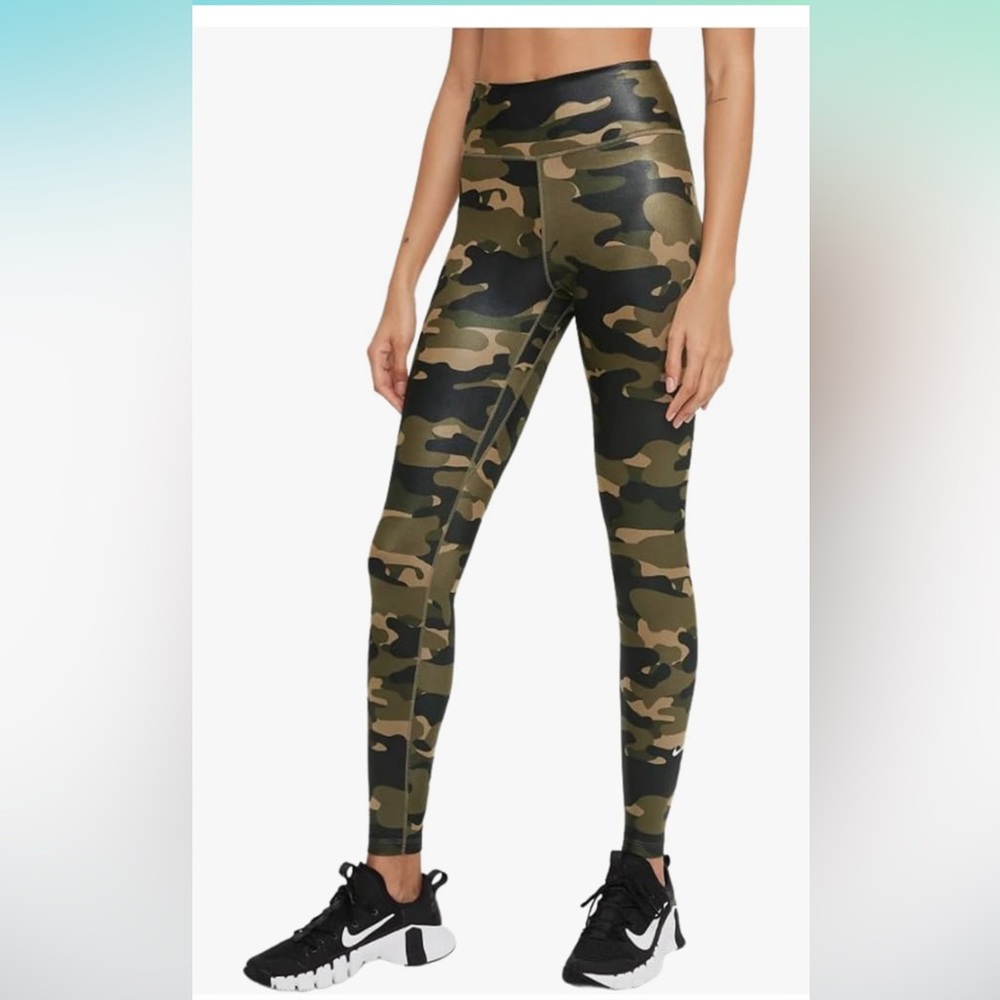NWT Nike One Women’s Mid-Rise Size XL Camo Leggings